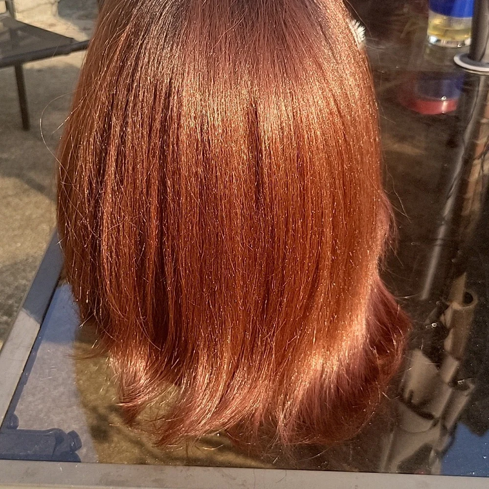 Red wig - Picture 3 of 4